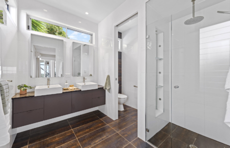 48, Braeside Ensuite Vanity