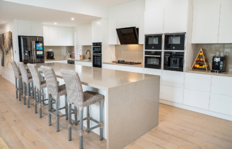 49, Pelican Waters Kitchen