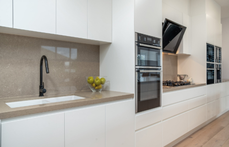 52, Pelican Waters Kitchen